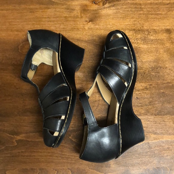 Shoes - Picture 3 of 6